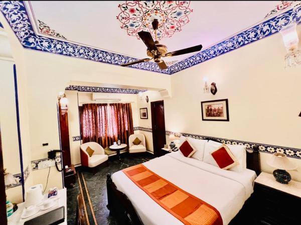 Umaid Mahal - A Heritage Style Boutique Hotel : photo 7 de la chambre chambre royale de luxe avec utilisation quotidienne d'une voiture privée avec chauffeur