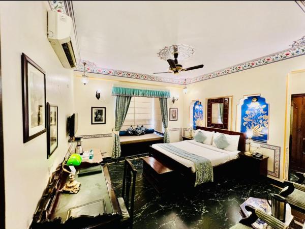 Umaid Mahal - A Heritage Style Boutique Hotel : photo 8 de la chambre royal deluxe with free pick up on arrival only from train or bus station