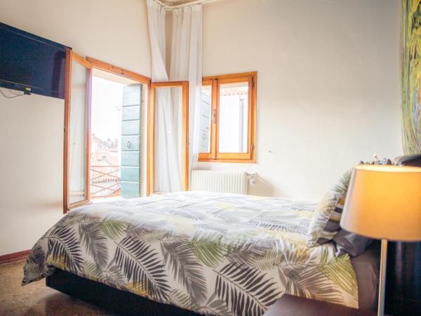 Residenza Quaggio Ca' Grimani : photo 3 de la chambre chambre double avec salle de bains privative