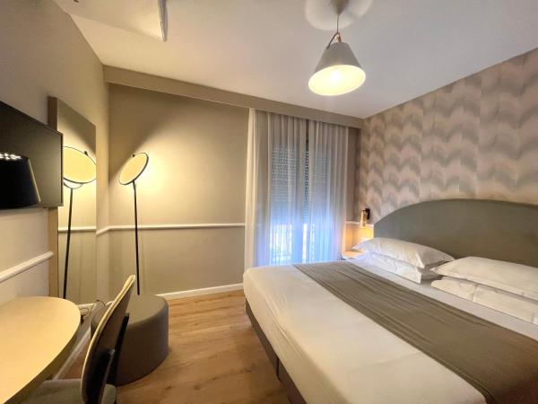 Hotel Restaurant Christophe Colomb : photo 6 de la chambre grande chambre double