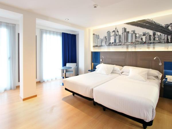 Eurostars Blue Coruña : photo 2 de la chambre chambre double ou lits jumeaux - vue extérieure