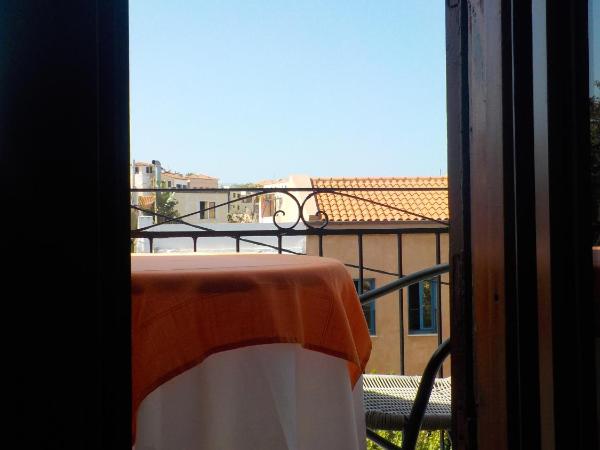 Poseidon Studios Chania Center : photo 10 de la chambre petite chambre double