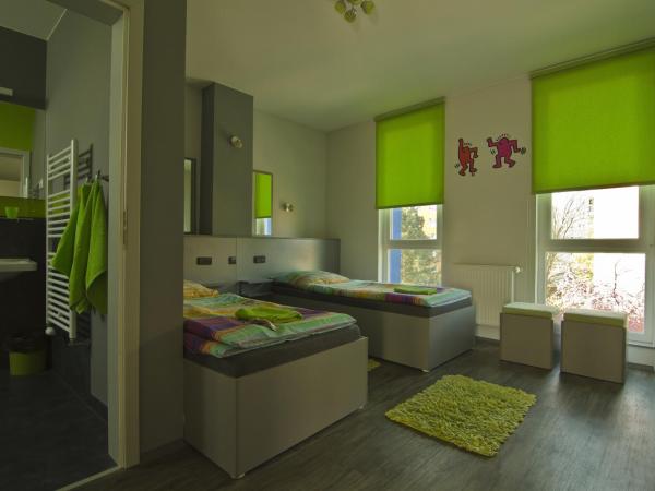 Pension Escrime : photo 6 de la chambre chambre lits jumeaux