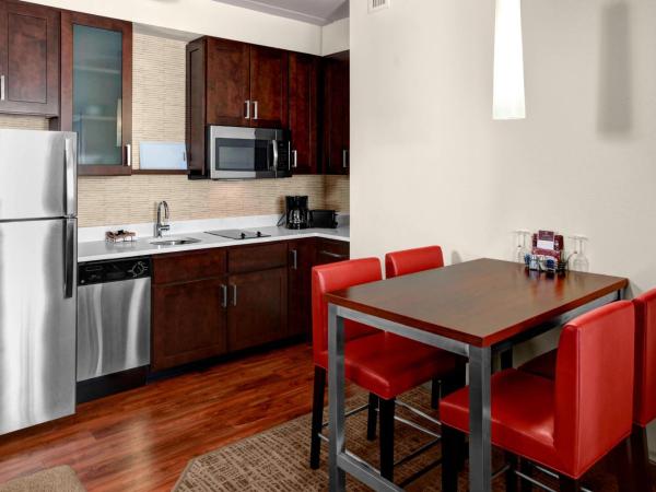 Residence Inn by Marriott Philadelphia Airport : photo 9 de la chambre studio lit king-size