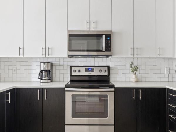 Kasa Union Station Denver : photo 3 de la chambre suite lit king-size avec balcon (enregistrement autonome avec réception virtuelle)