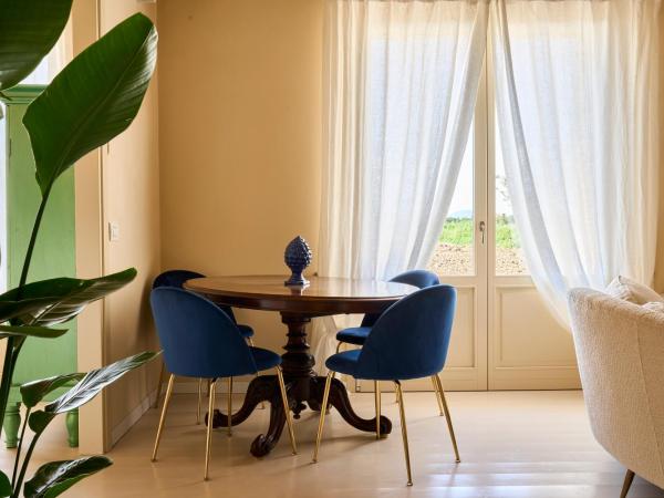 Agriturismo Borgonuovo : photo 4 de la chambre chambre double - vue sur jardin