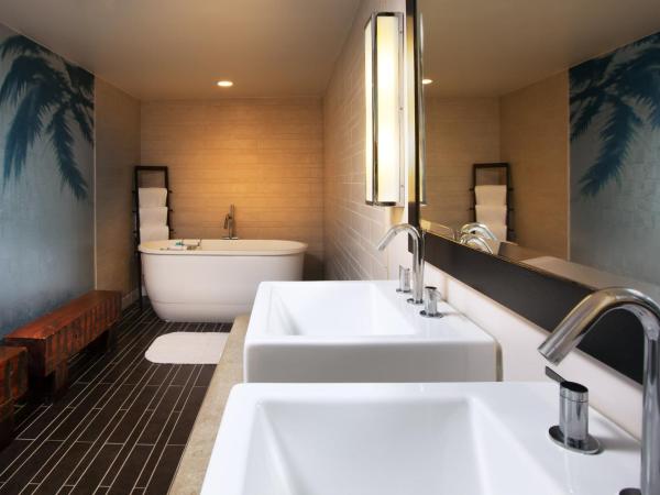 W Los Angeles - West Beverly Hills : photo 8 de la chambre suite 1 chambre lit king-size hospitality wow