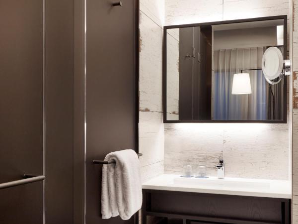 Four Points by Sheraton Seoul Gangnam : photo 6 de la chambre chambre double premier plus spacieuse avec lit queen-size - vue sur ville