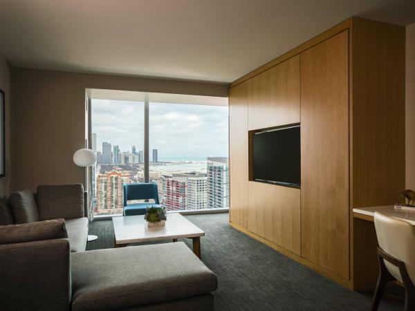 Marriott Marquis Chicago : photo 1 de la chambre chambre lit king-size avec accès au mclub