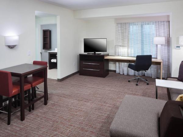 Residence Inn by Marriott Near Universal Orlando : photo 1 de la chambre suite lit queen-size