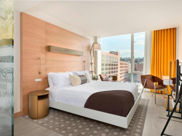 The Envoy Hotel, Autograph Collection : photo 1 de la chambre chambre king avec vue partielle sur l'eau