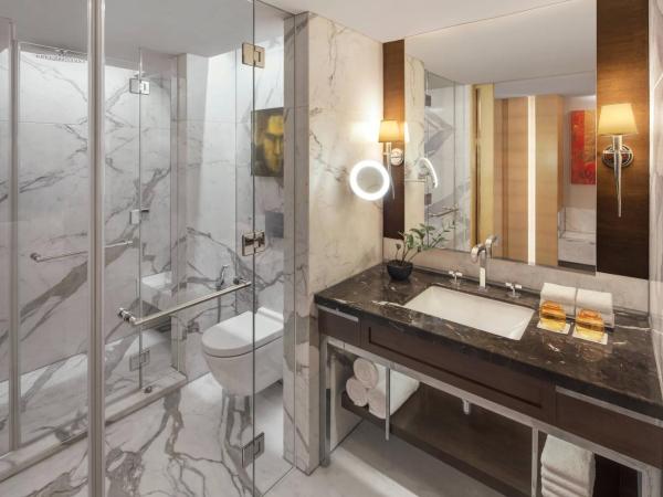 JW Marriott Mumbai Juhu : photo 8 de la chambre chambre lit king-size - vue sur ville