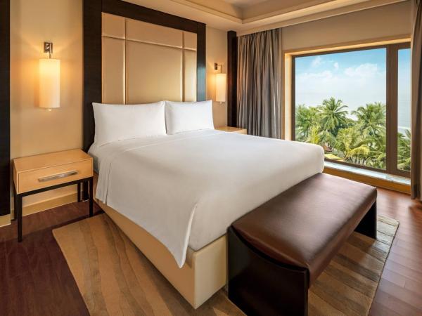 JW Marriott Mumbai Juhu : photo 1 de la chambre 1 king bed, ocean view, executive lounge access, beach suite
