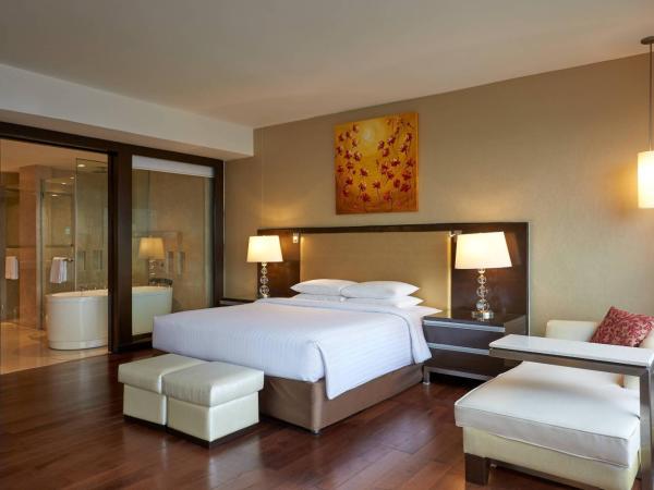 Courtyard by Marriott Mumbai International Airport : photo 2 de la chambre suite junior