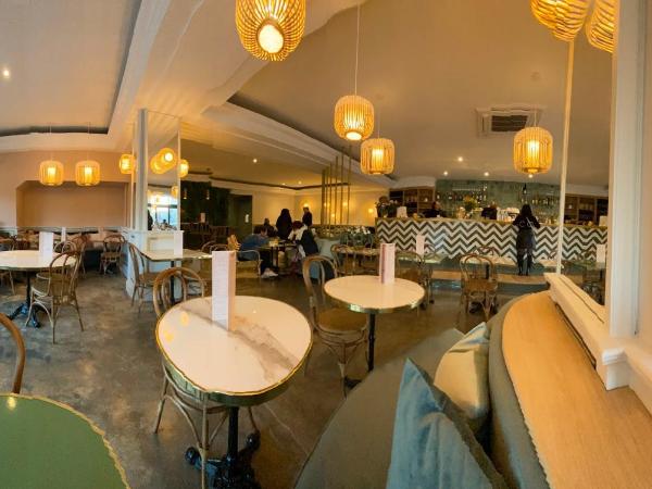 Le RétroMirabeau : photo 5 de la chambre suite supérieure