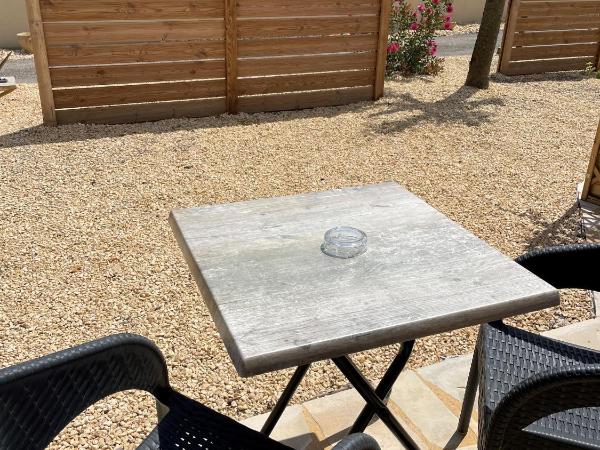 Hôtel Le Mas del Pechs : photo 5 de la chambre chambre double confort avec terrasse