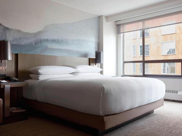 Calgary Marriott Downtown Hotel : photo 3 de la chambre chambre lit king-size - vue sur ville