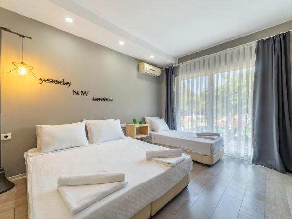 Gızlıkoyhotel : photo 4 de la chambre chambre triple standard