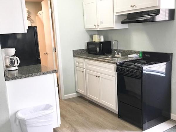 Ocean Plaza Motel : photo 4 de la chambre non-oceanfront triple queen room