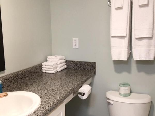 Ocean Plaza Motel : photo 2 de la chambre non-oceanfront king room with kitchen