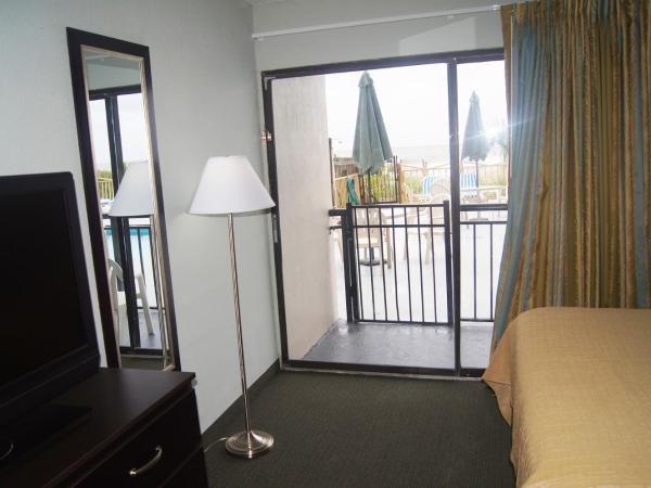 Ocean Plaza Motel : photo 5 de la chambre chambre avec 2 lits queen-size et kitchenette - vue sur océan