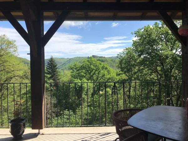 Château de Bataillé : photo 3 de la chambre chambre triple avec terrasse