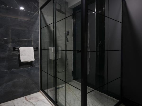 Hotel Kurucesme Business : photo 6 de la chambre chambre double deluxe avec baignoire