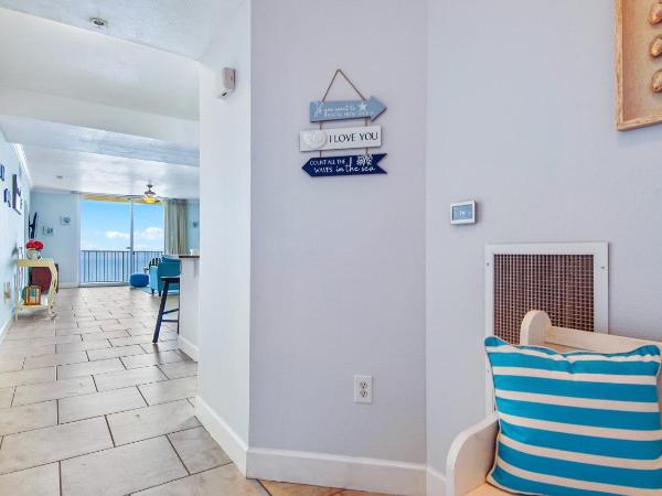 Beachfront Spacious Cozy Condo - Pools, Hot Hub, Spa - Walk to Pier Park in PCB : photo 3 de la chambre appartement - vue sur mer