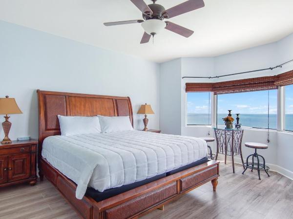 Beachfront Spacious Cozy Condo - Pools, Hot Hub, Spa - Walk to Pier Park in PCB : photo 6 de la chambre appartement - vue sur mer