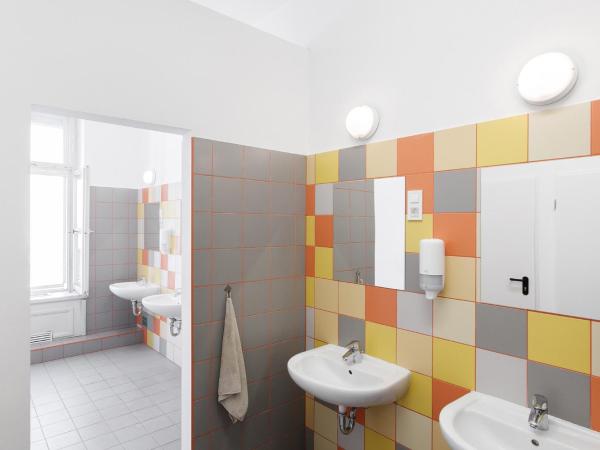 Avenue Hostel : photo 2 de la chambre lit dans dortoir mixte de 6 lits superposés standard