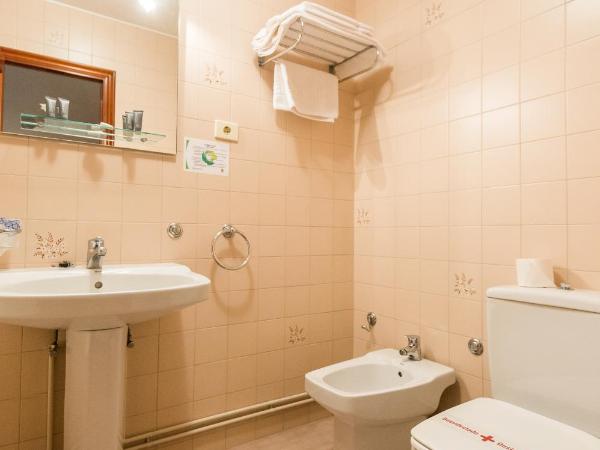 Rey Fernando : photo 4 de la chambre chambre double ou lits jumeaux avec salle de bains privative