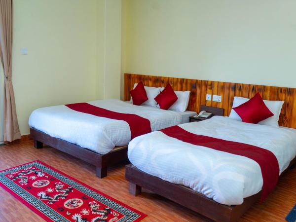 Hotel Pokhara Suites : photo 2 de la chambre chambre double ou lits jumeaux deluxe avec balcon