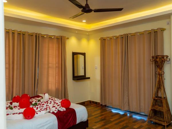 Hotel Pokhara Suites : photo 5 de la chambre chambre double ou lits jumeaux deluxe avec balcon