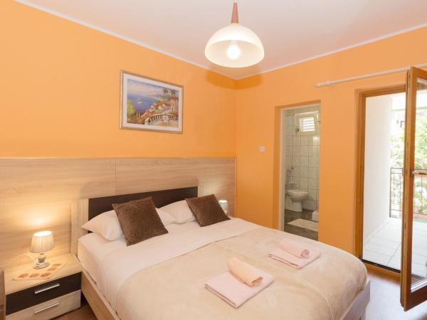 Rooms and apartments PALMA B&B : photo 9 de la chambre chambre double avec balcon