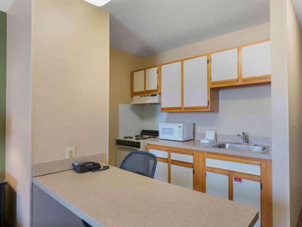 Suburban Studios Louisville East : photo 5 de la chambre efficiency queen room - non smoking