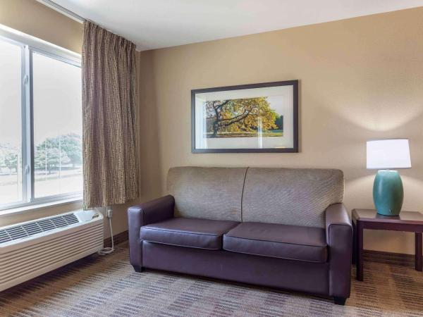 Suburban Studios Louisville East : photo 10 de la chambre efficiency queen room with sofa bed – non-smoking