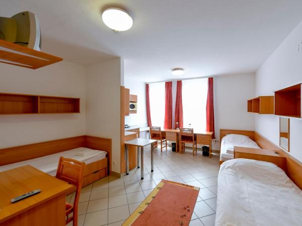 Campus Hotel : photo 4 de la chambre chambre triple Économique