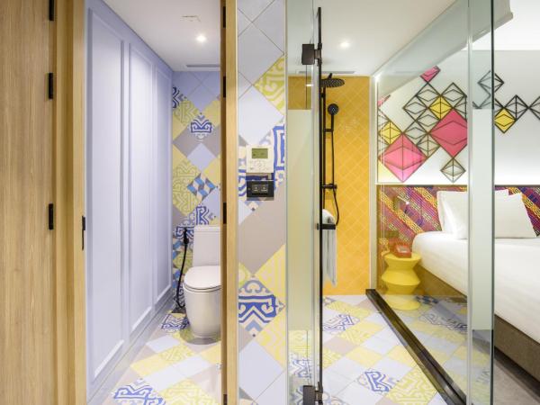 ibis Styles Bangkok Silom : photo 6 de la chambre chambre lits jumeaux supérieure - vue sur atrium