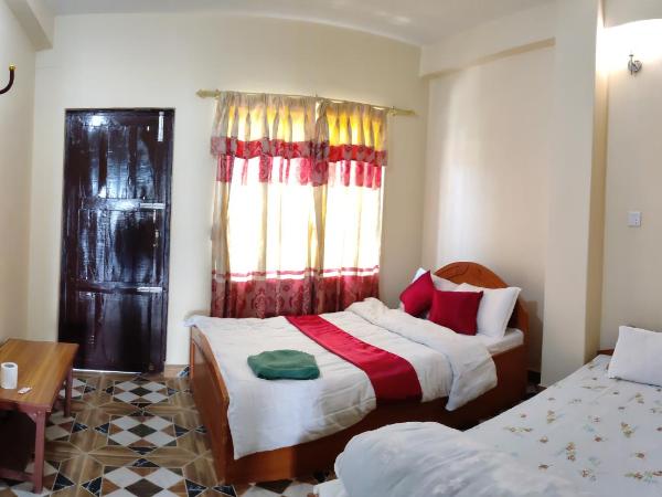 Sarangkot Hotel New Galaxy : photo 1 de la chambre chambre double deluxe (2 adultes + 1 enfant)