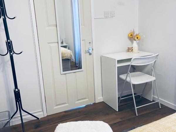 Small Doble, Shared House : photo 8 de la chambre chambre double