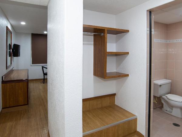 Hotel San Lucas : photo 1 de la chambre chambre lit king-size