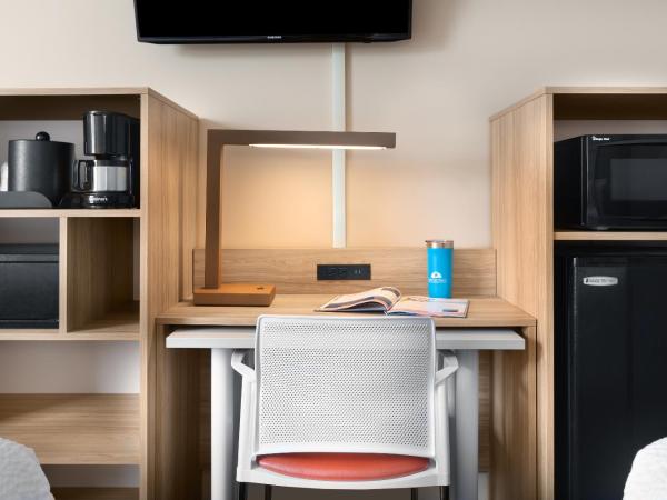 Surfside Beach Oceanfront Hotel : photo 5 de la chambre chambre lit queen-size standard - vue partielle sur océan