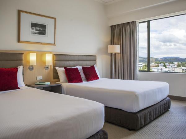 Novotel Rotorua Lakeside : photo 3 de la chambre chambre lits jumeaux supérieure avec 2 lits doubles