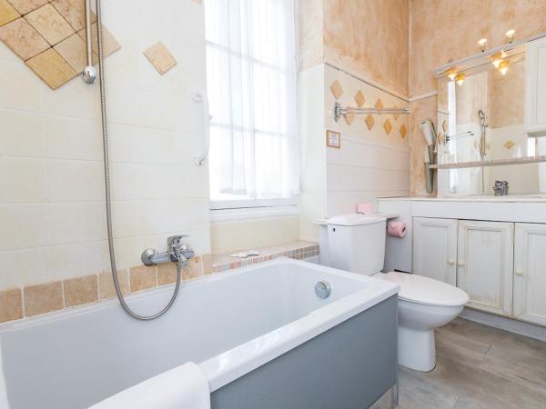 Hôtel Les Liserons de Mougins : photo 5 de la chambre chambre triple