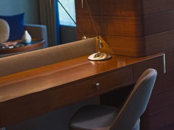 Renaissance Izmir Hotel : photo 2 de la chambre chambre lit king-size deluxe