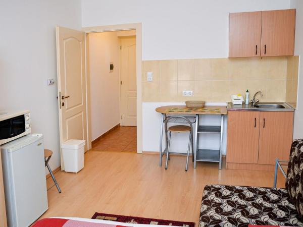 SovaApartman : photo 9 de la chambre chambre triple Économique