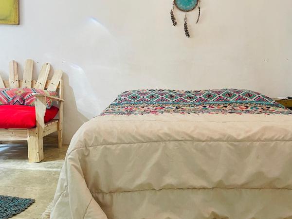 Casa Iguana : photo 1 de la chambre chambre lit queen-size avec salle de bains commune