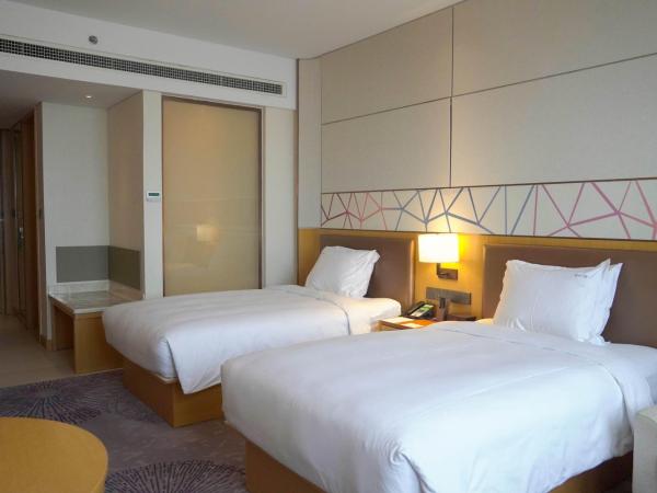 Holiday Inn Tianjin Xiqing, an IHG Hotel : photo 2 de la chambre chambre standard