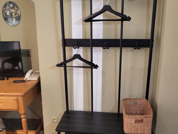 Hotel Atlanta : photo 2 de la chambre chambre simple avec toilettes et douche communes