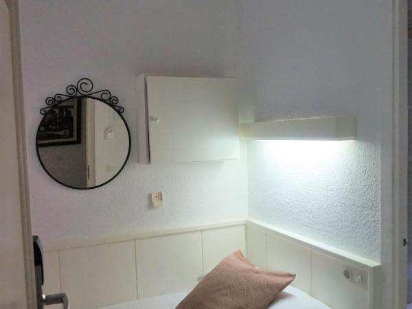 Hotel Hermes : photo 4 de la chambre chambre simple Économique intérieure